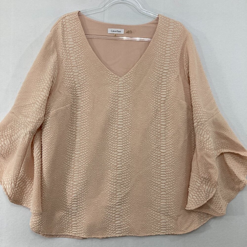 Calvin Klein Blouse size 1X Cream Animal Print Flare Sleeve V Neck Top Office‎